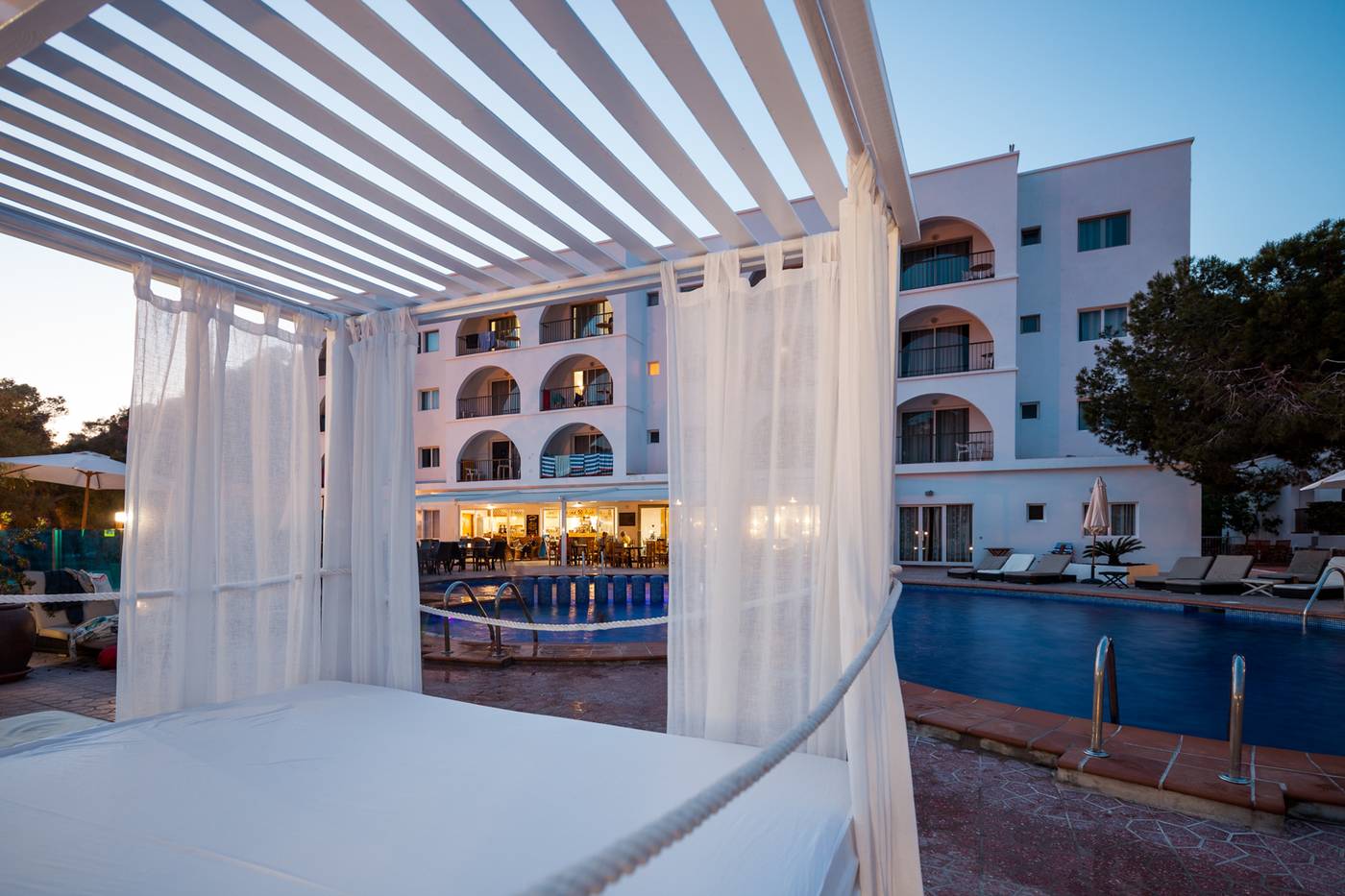 Puerto-Cala-Vadella-Pool-13