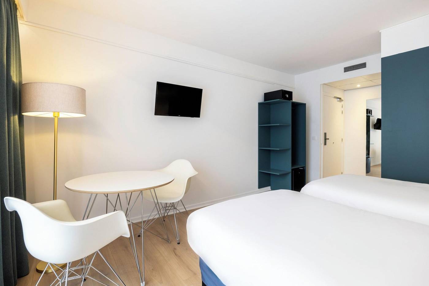 Le-Louise-Hotel-Brussels-Room-4