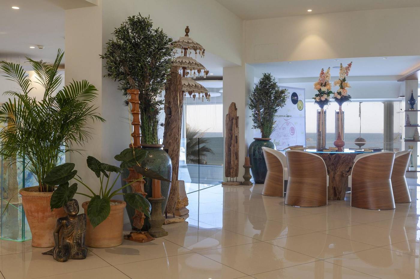 Onhotels-Ocean-Front-Lobby-51