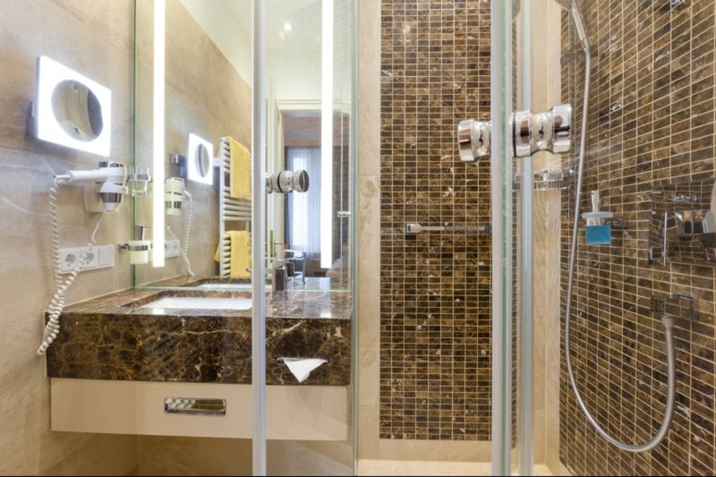 Hotel-an-der-Oper-Room-42