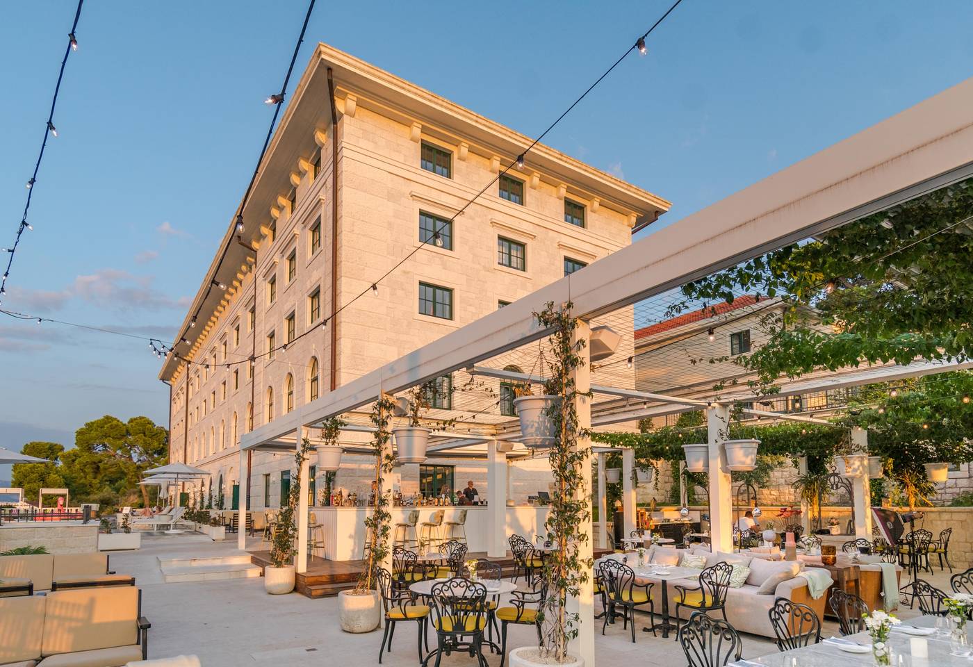 Brown-Beach-House-hotel---spa-Terrace-9