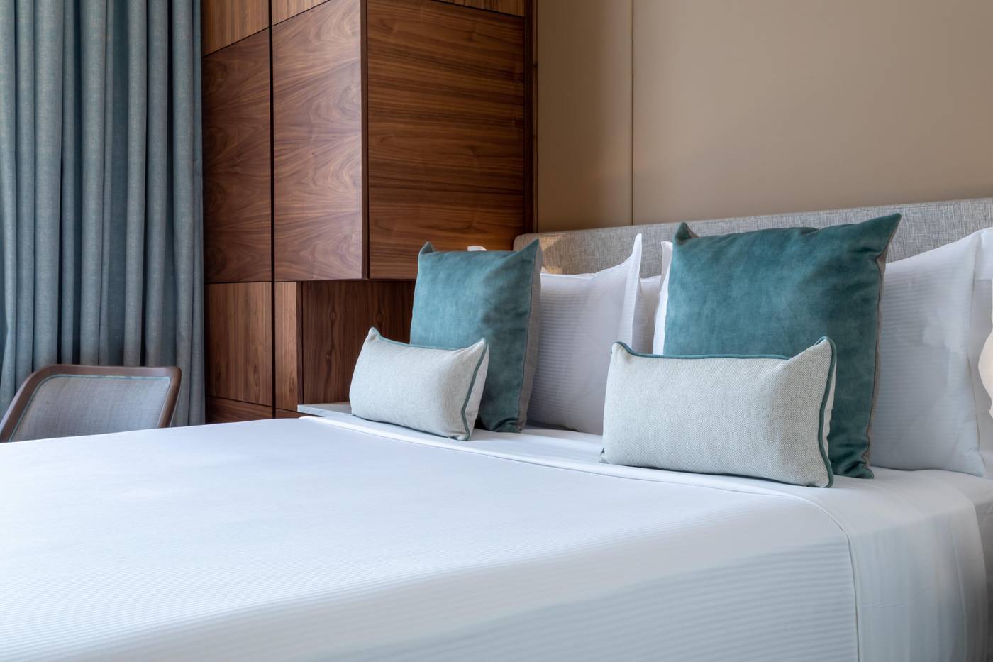 InterContinental-Paris---Champs-Elysees-Etoile--an-IHG-Hotel-Room-49