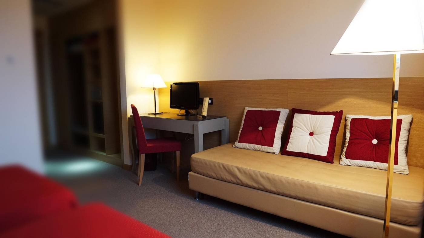 Garden-Hotel-Room-15