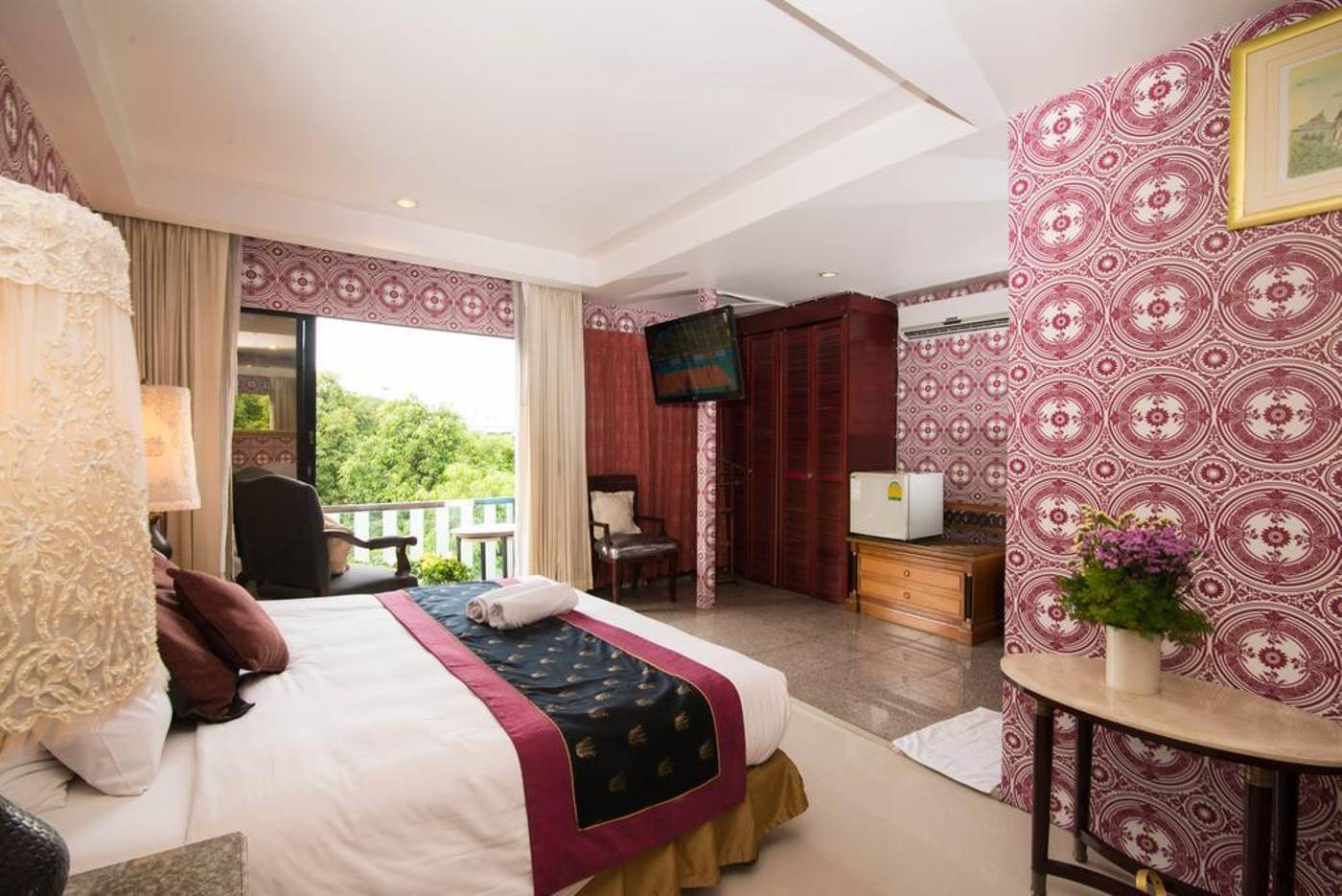 Diamond-City-Hotel-Room-15