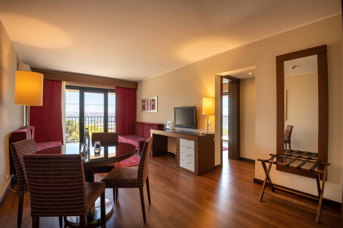Vila-Gale-Village-Cascais-Room-2