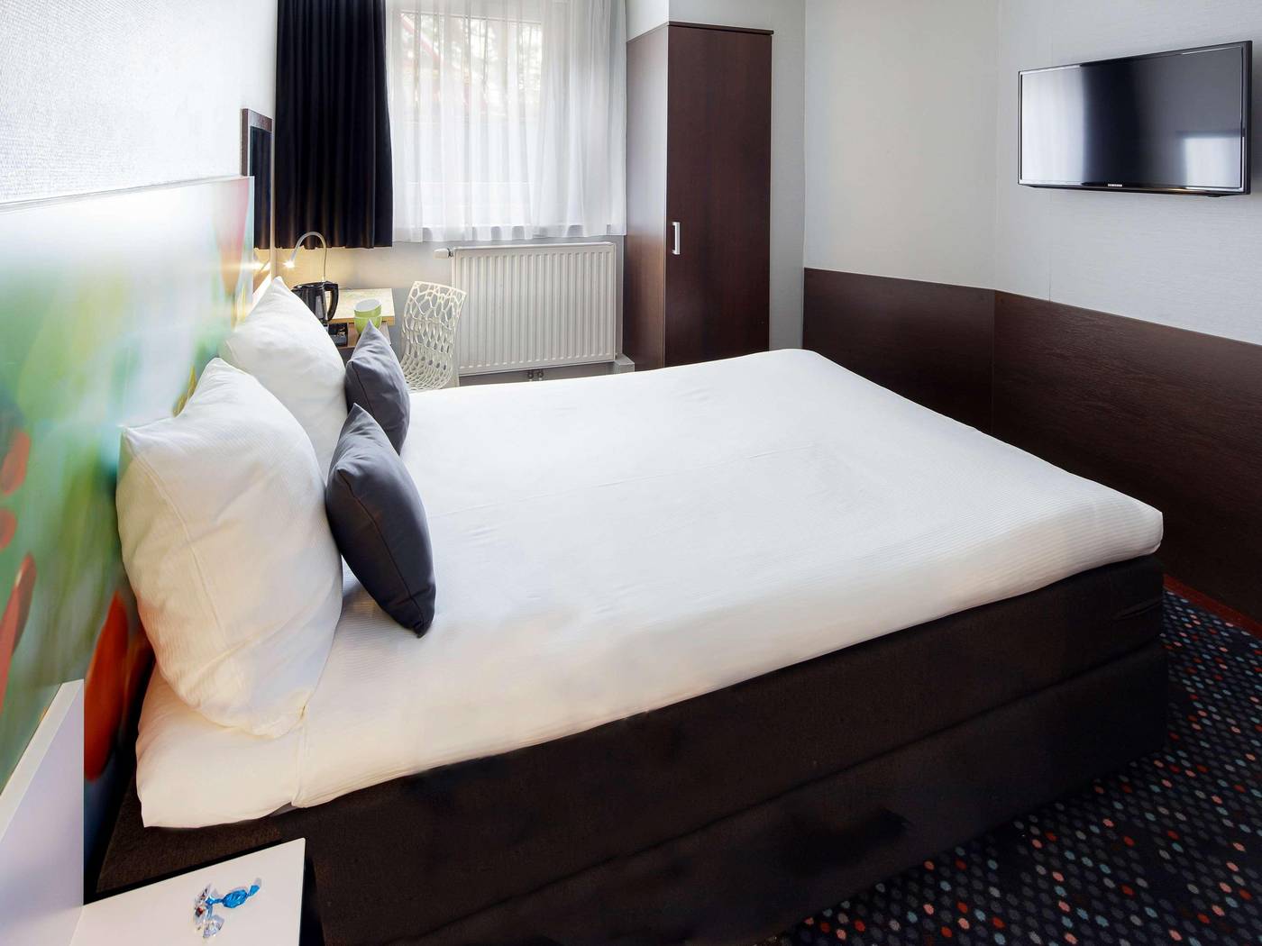 ibis-Styles-Amsterdam-City-Room-37
