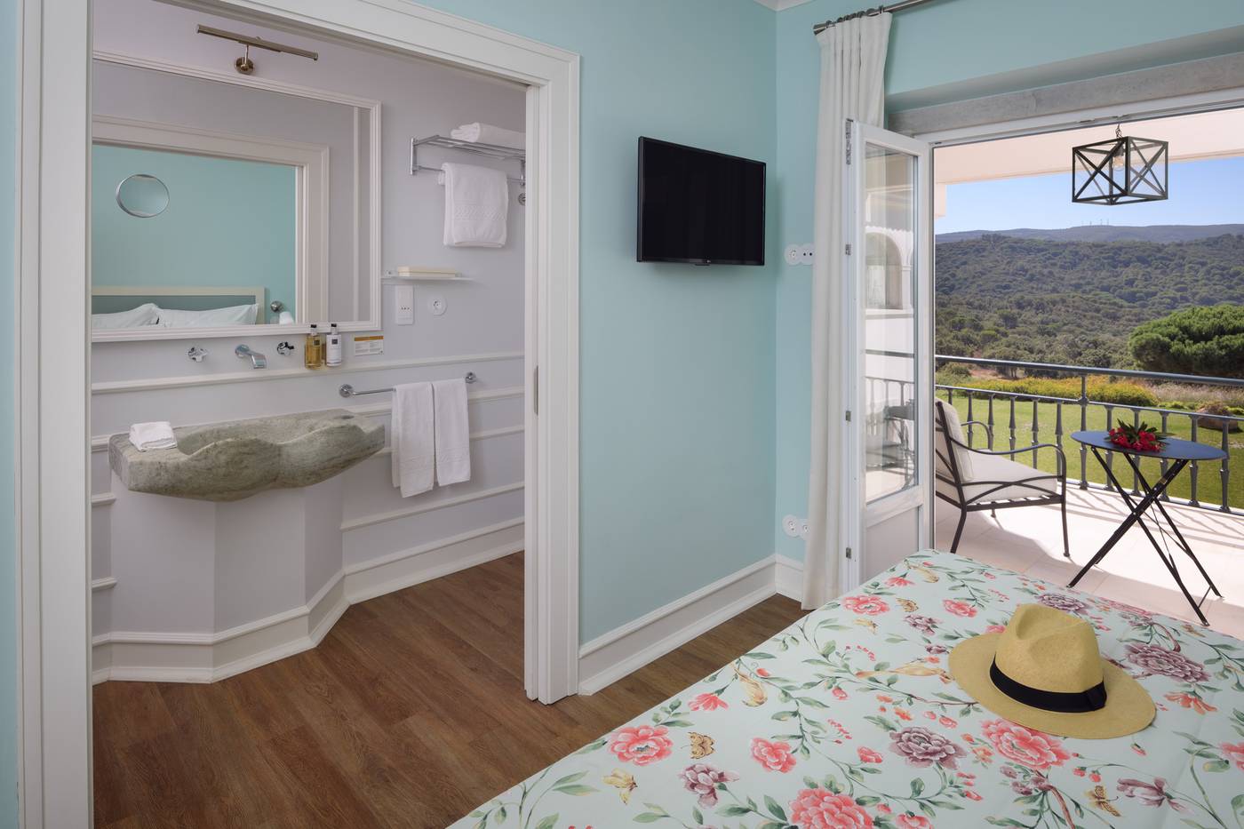 Casa-Palmela---Small-Luxury-Hotels---Villas-Room-78