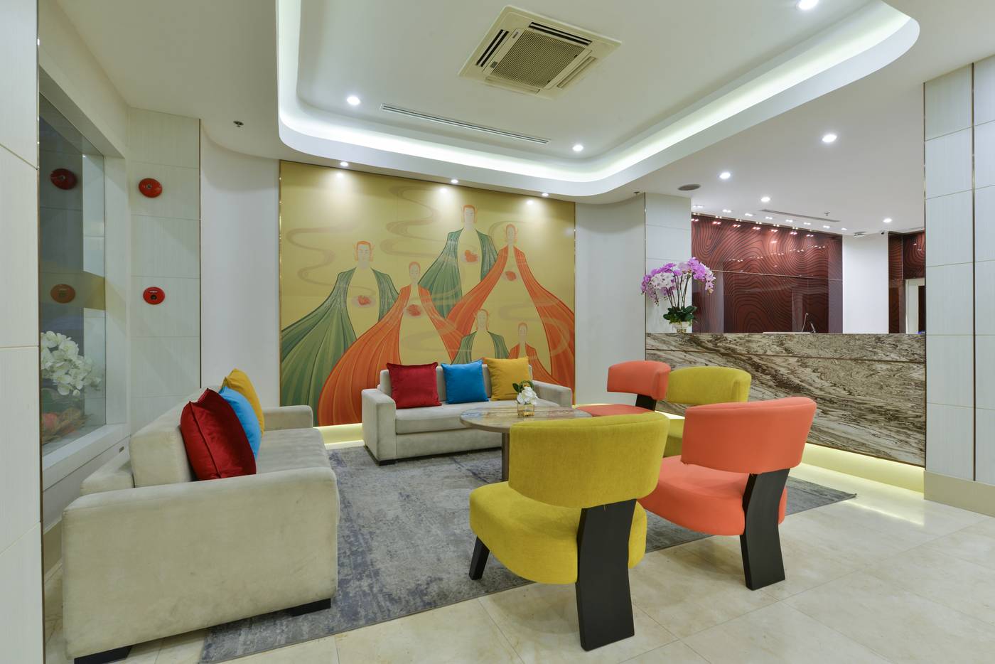 Centre-Point-Plus-Hotel-Pratunam-Lobby-12