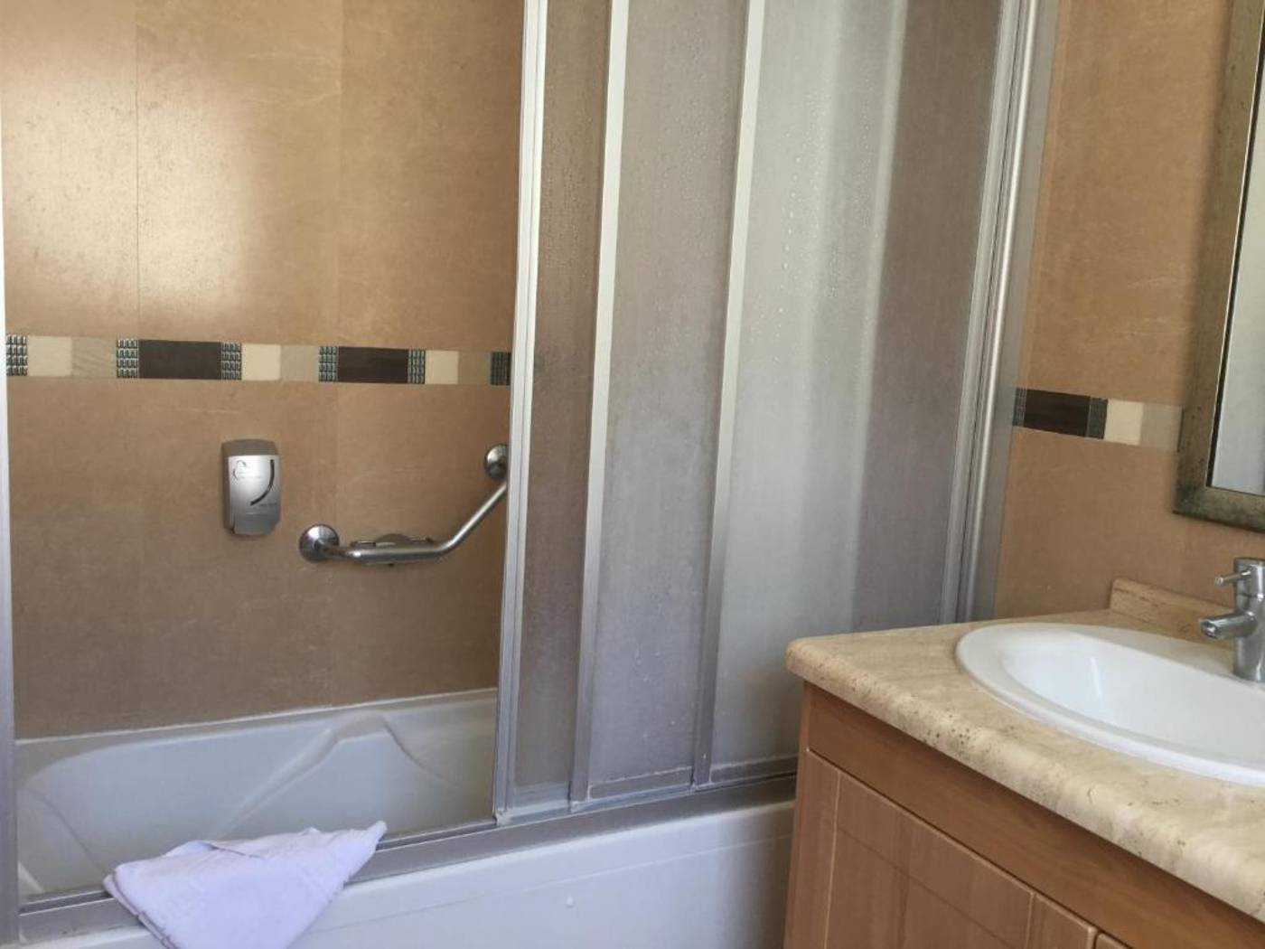 ONA-Beverly-Hills-Room-35