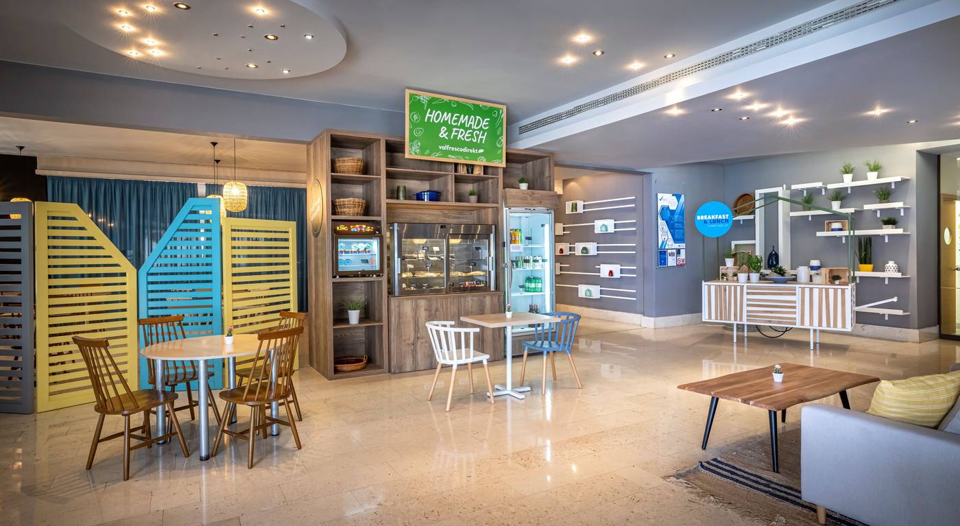 Sunny-Rabac-by-Valamar-Bar-26