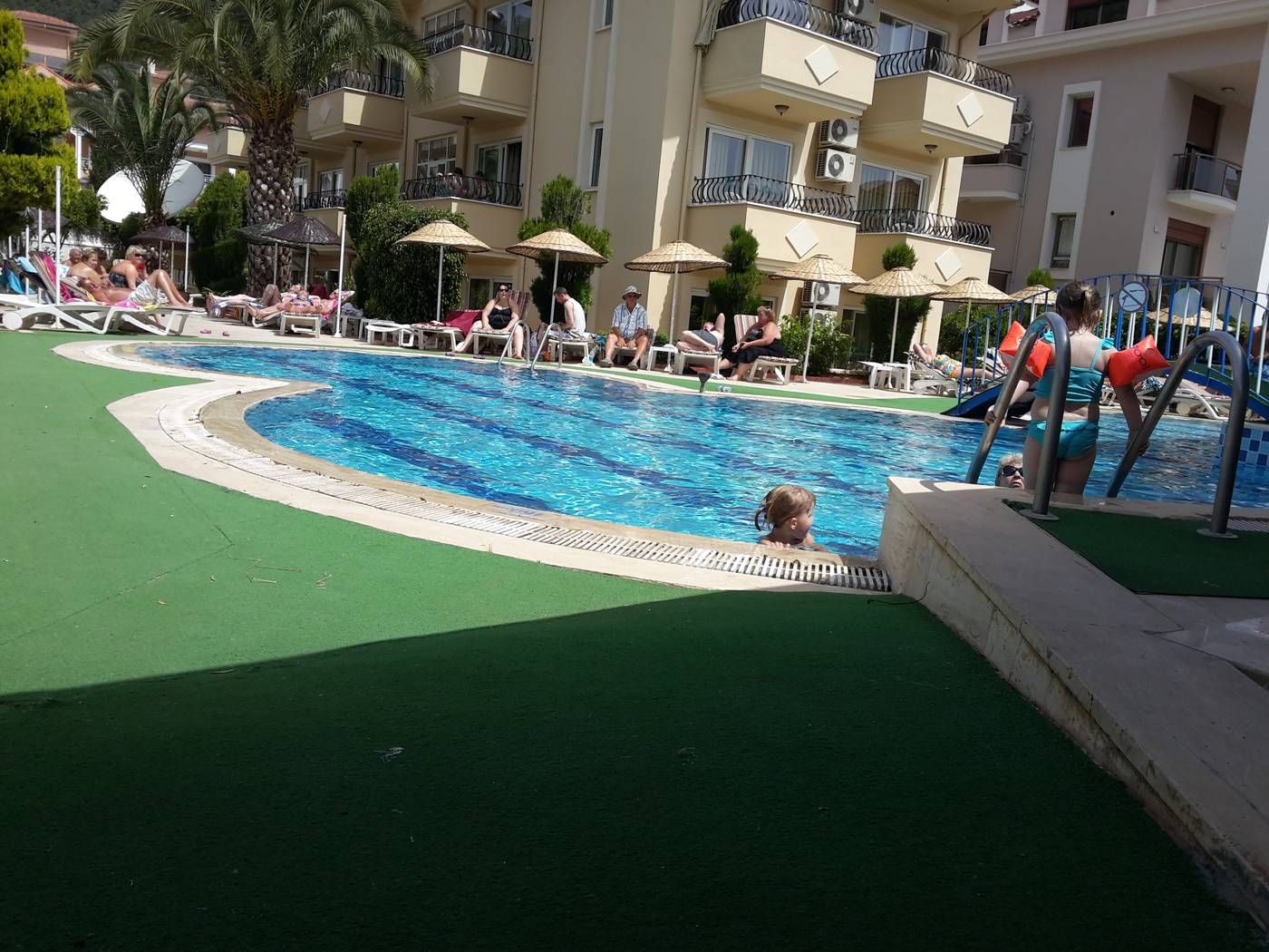Sahin-Palace-Apartments-Pool-6