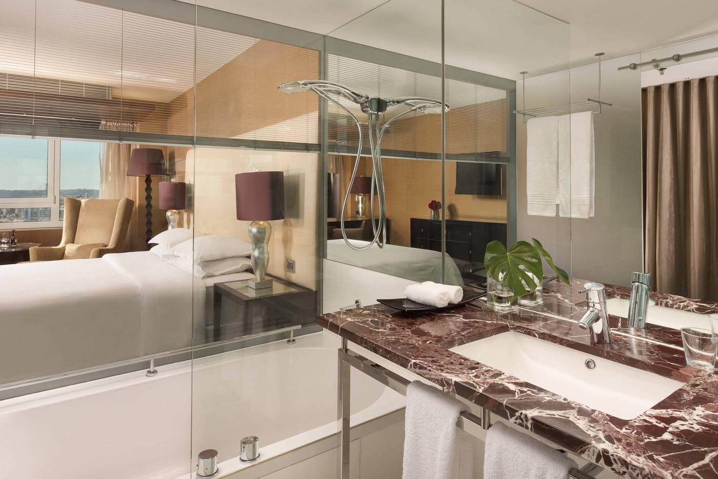 Sheraton-Lisboa-Hotel---Spa-Room-35