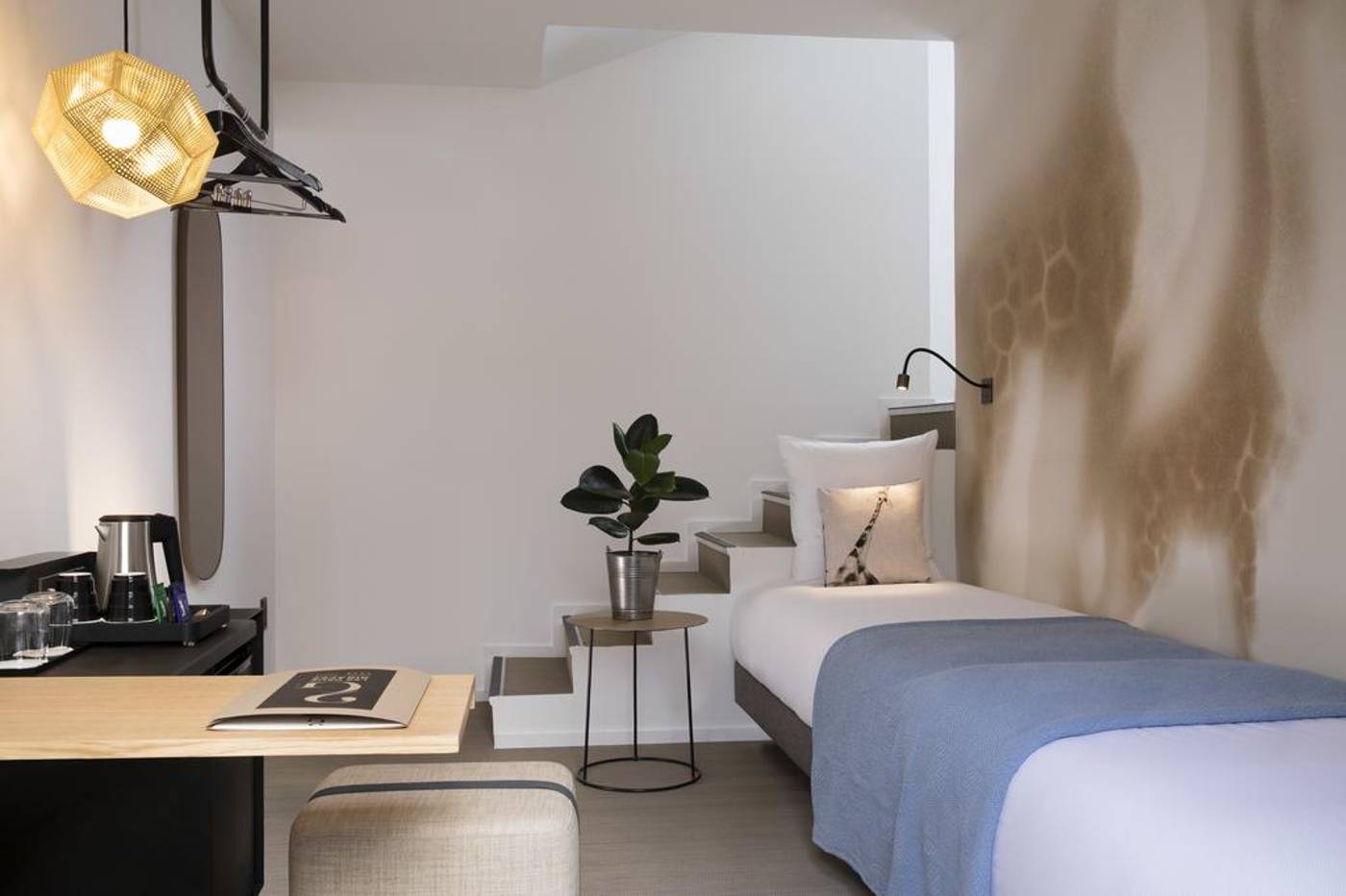 Les-Deux-Girafes-Room-26