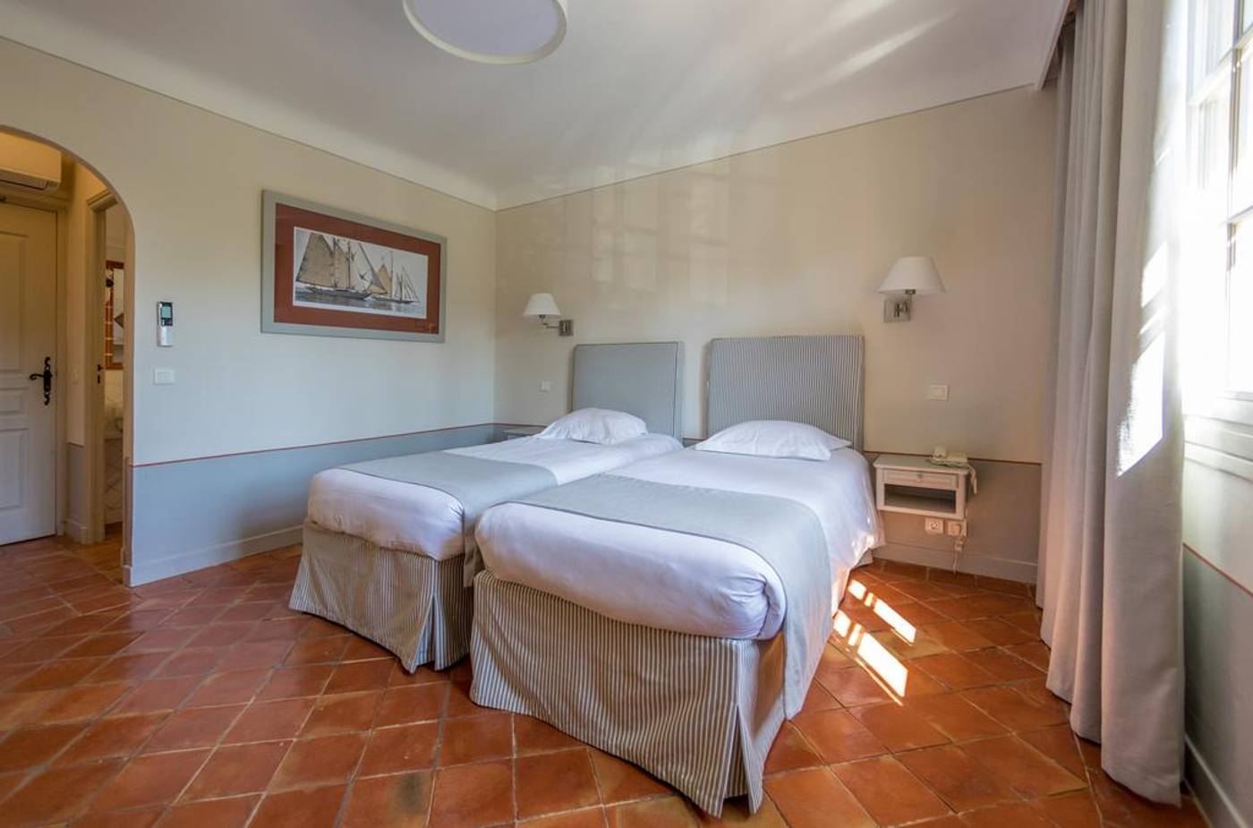 La-Bastide-Du-Port-Room-8