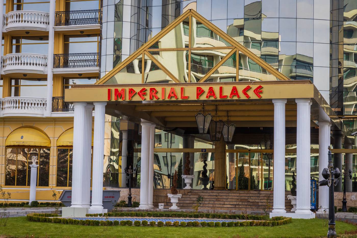 Imperial-Palace-General-view-12