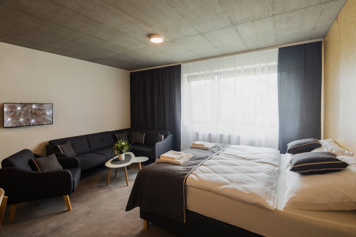 Residence-Trafick-Room-24