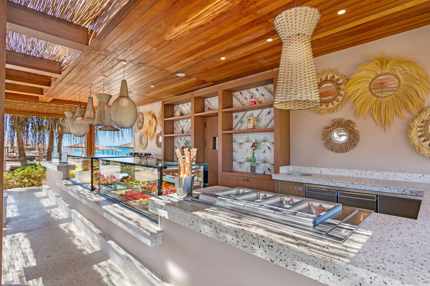 Titanic-Deluxe-Lara-Bar-59