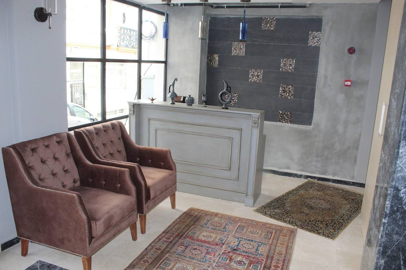 Good-Night-Hotel-Lobby-8