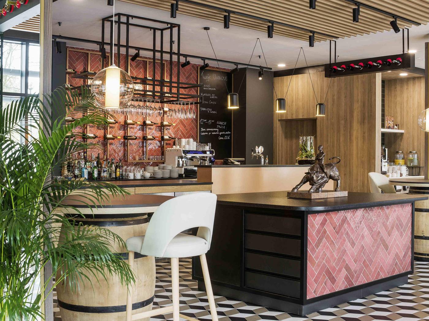 Ibis-Styles-Krakow-East-Restaurant-13