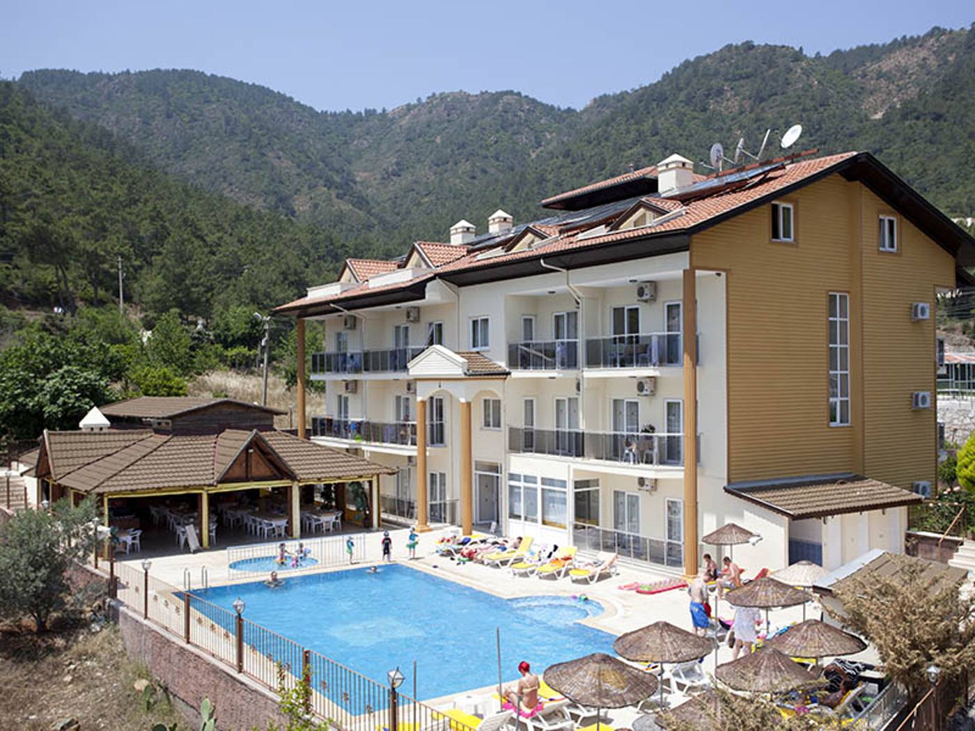 Club Tokmak Apartments