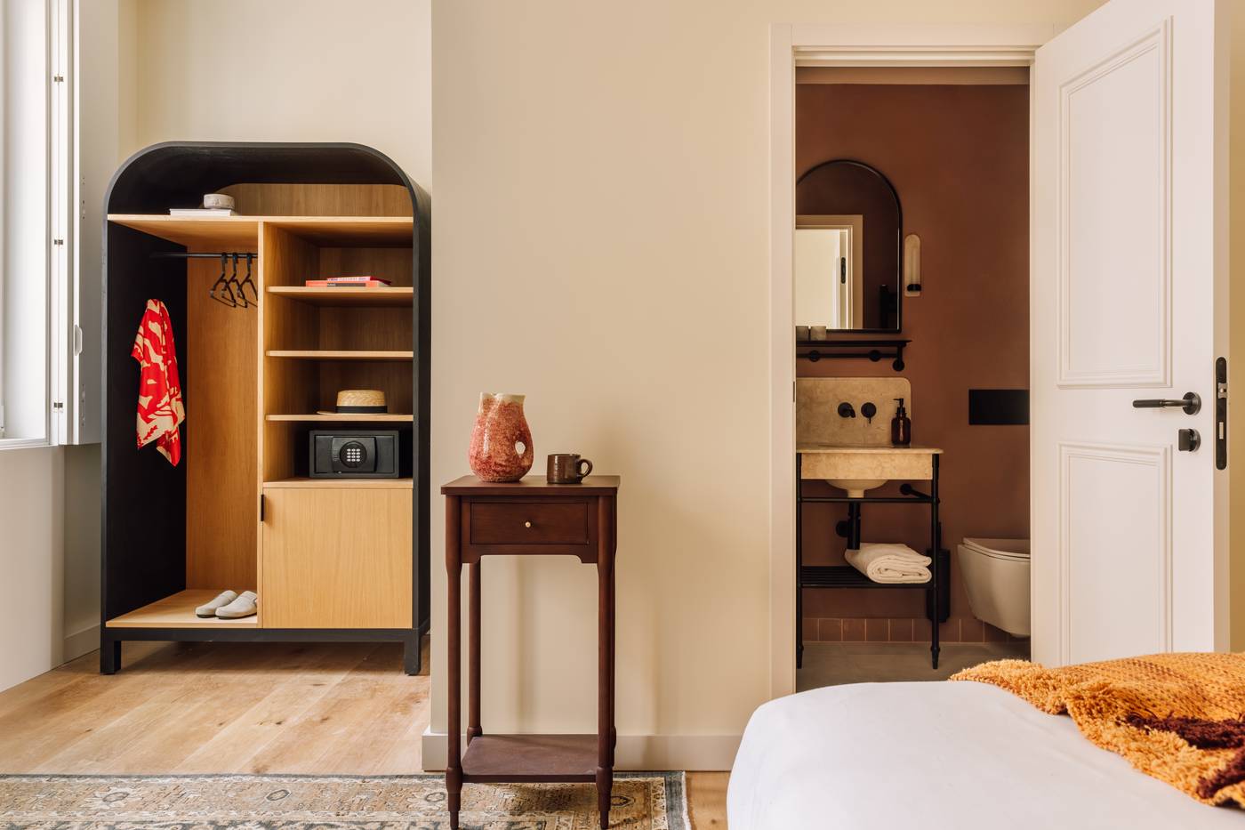 Locke-De-Santa-Joana-Room-35