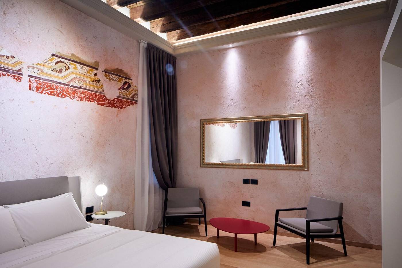 Ca--dei-Proverbi-Suites-Room-12