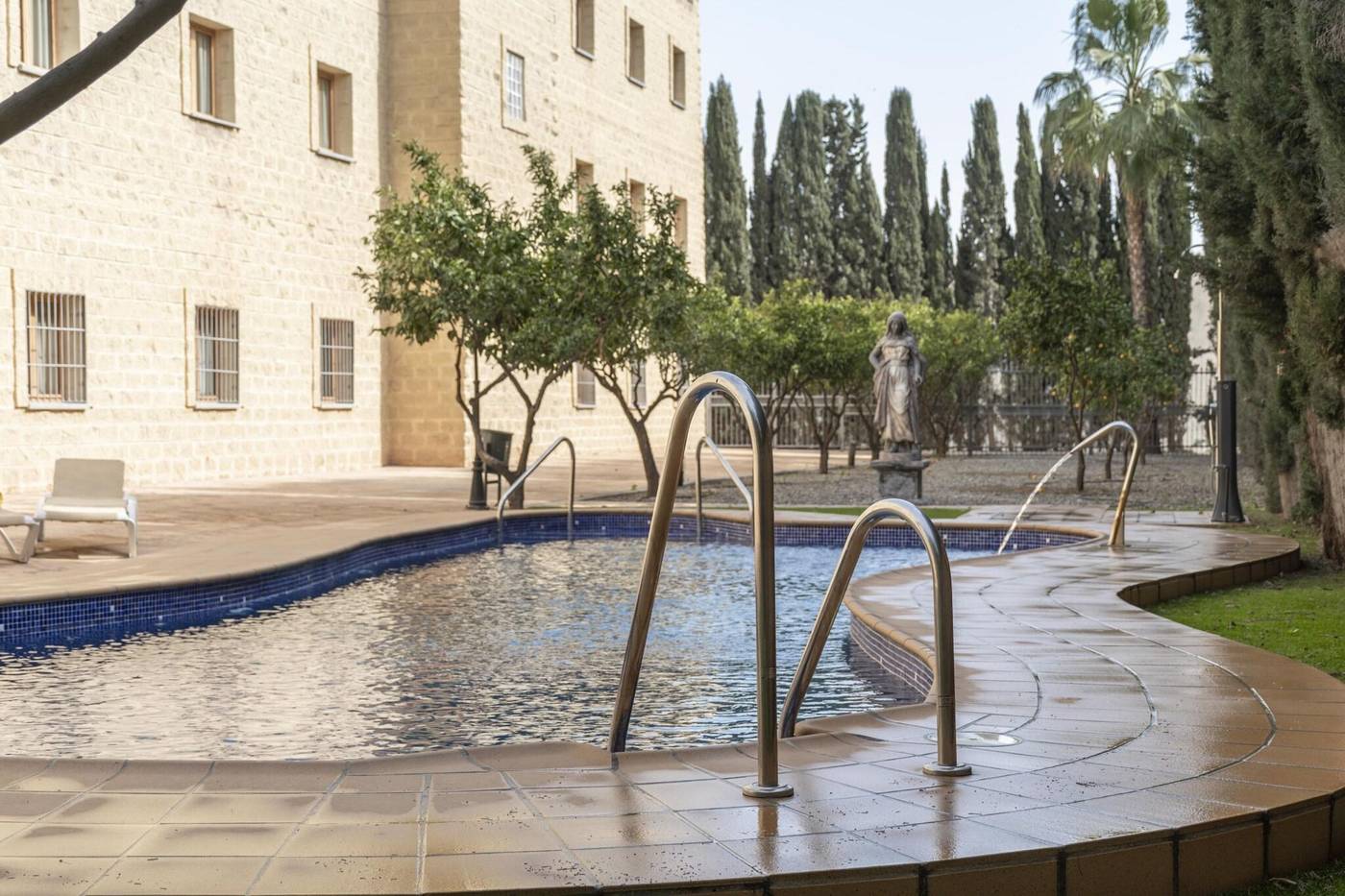 Hotel-Plaza-del-Castillo-Pool-1
