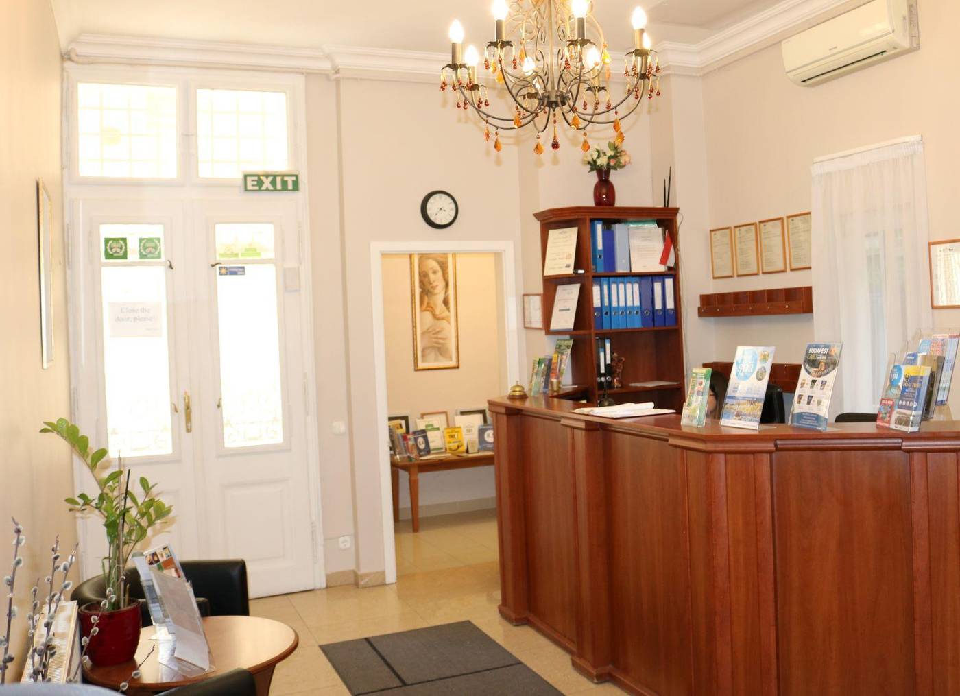 Budapest-Panorama-Central-Lobby-3