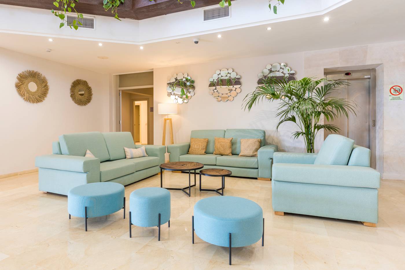 Mar-Hotels-Paradise-Club---Spa-Lobby-57