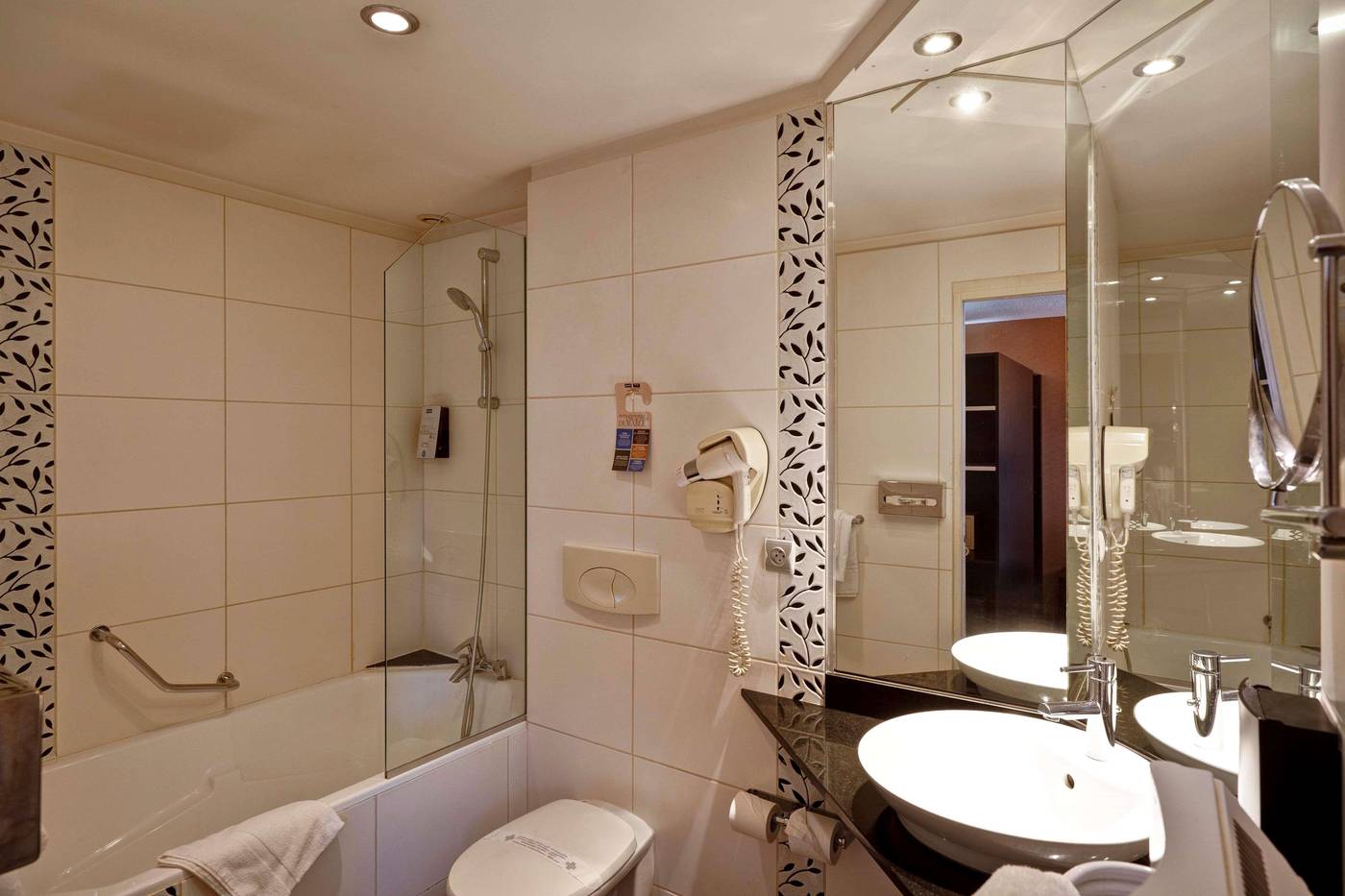 Kyriad Lyon Sud Saint Genis Laval - France - SAINT-GENIS-LAVAL - Room - 6