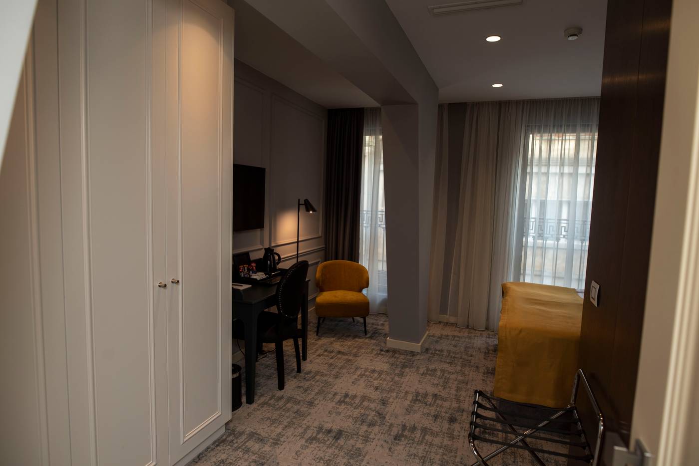 H41 Luxury Suites-Serbia-Beograd-Room-9