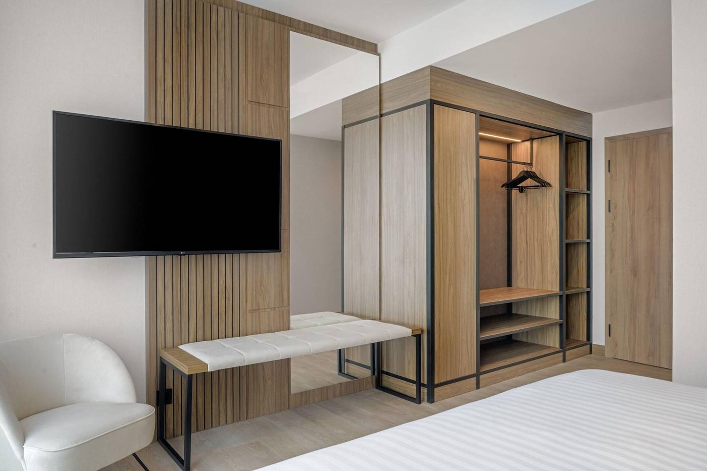 AC-Hotel-by-Marriott-Krakow-Conferences-11