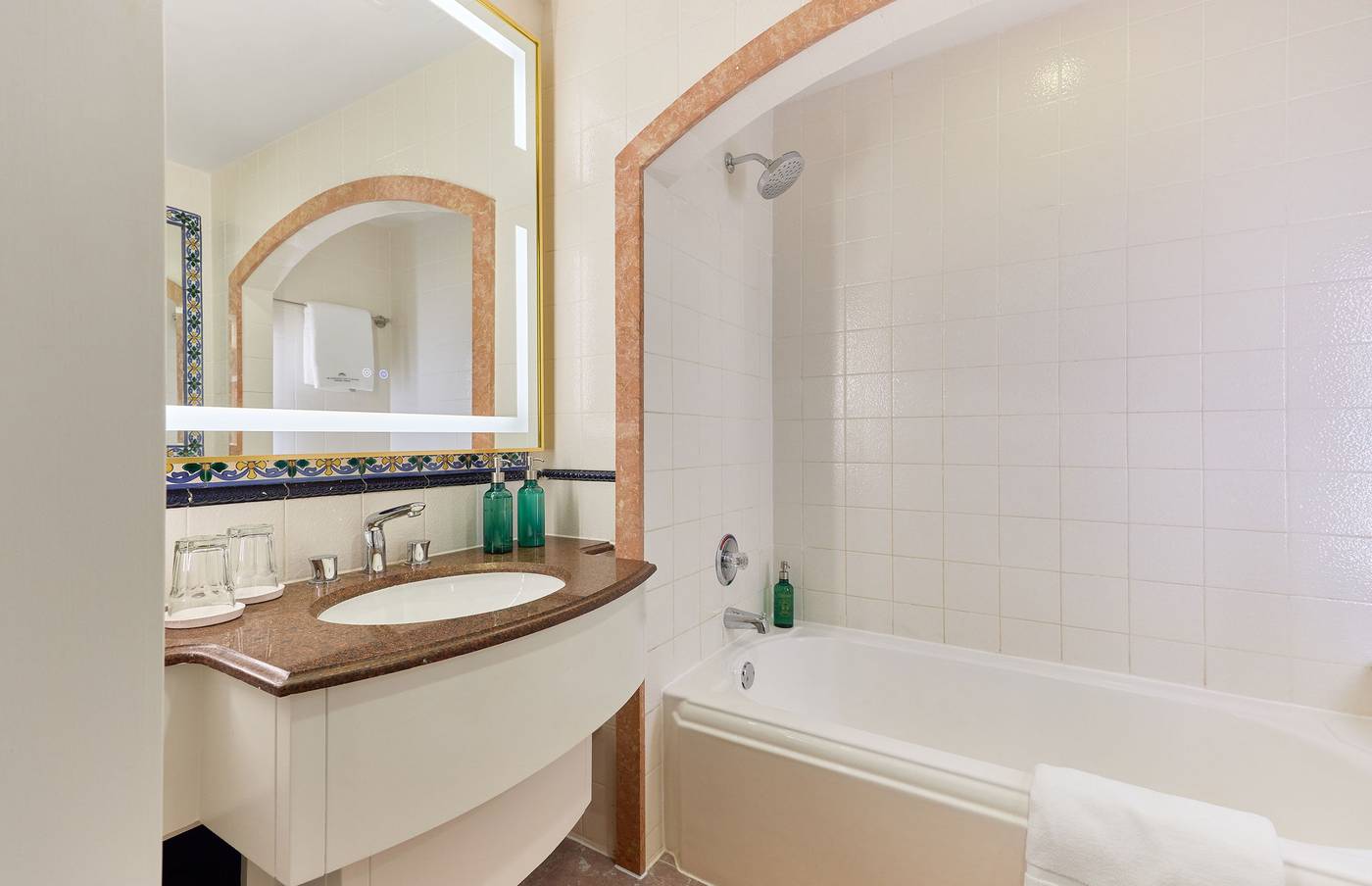 British-Colonial-Room-41