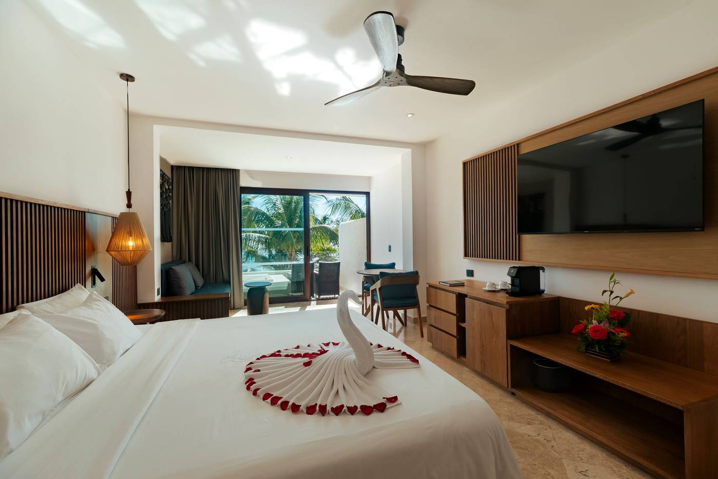 Akumal-Bay-Beach---Wellness-Resort-Room-8