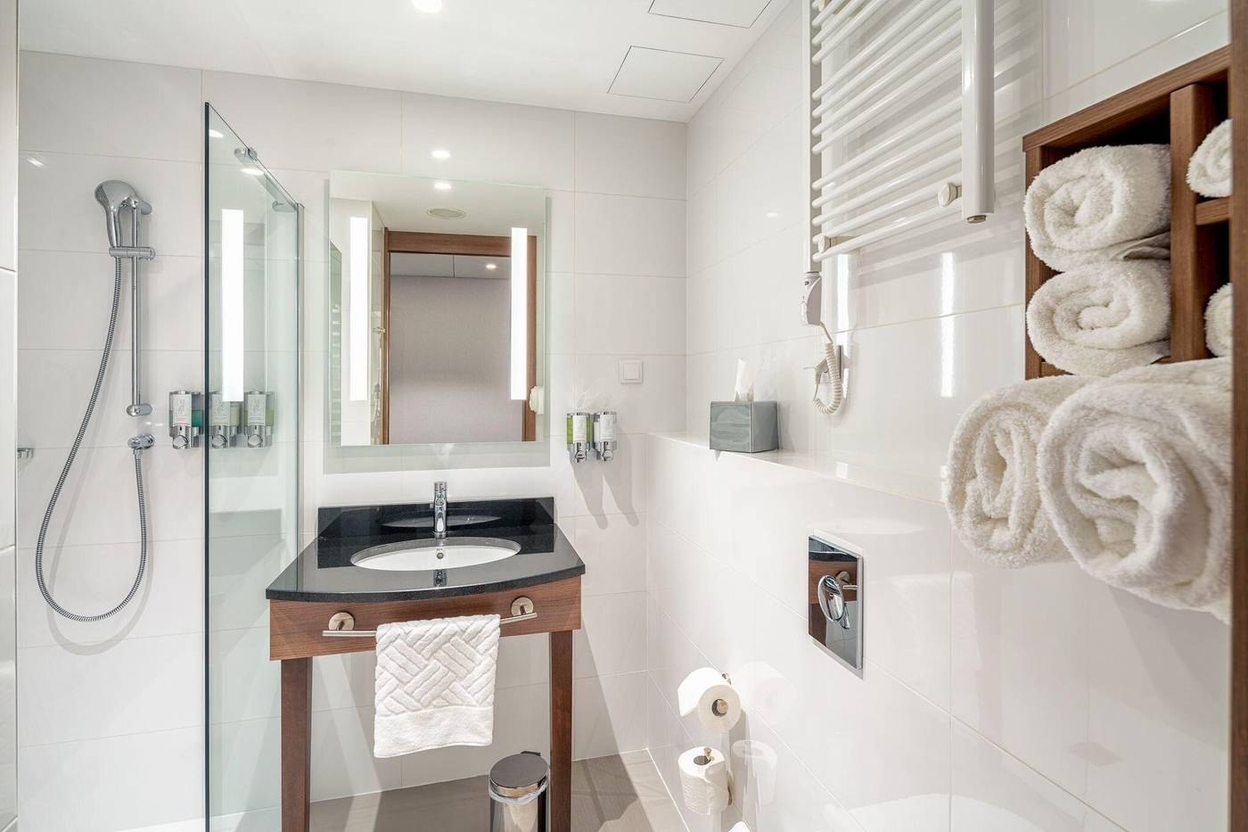 Hampton-by-Hilton-Warsaw-Mokotow-Room-31