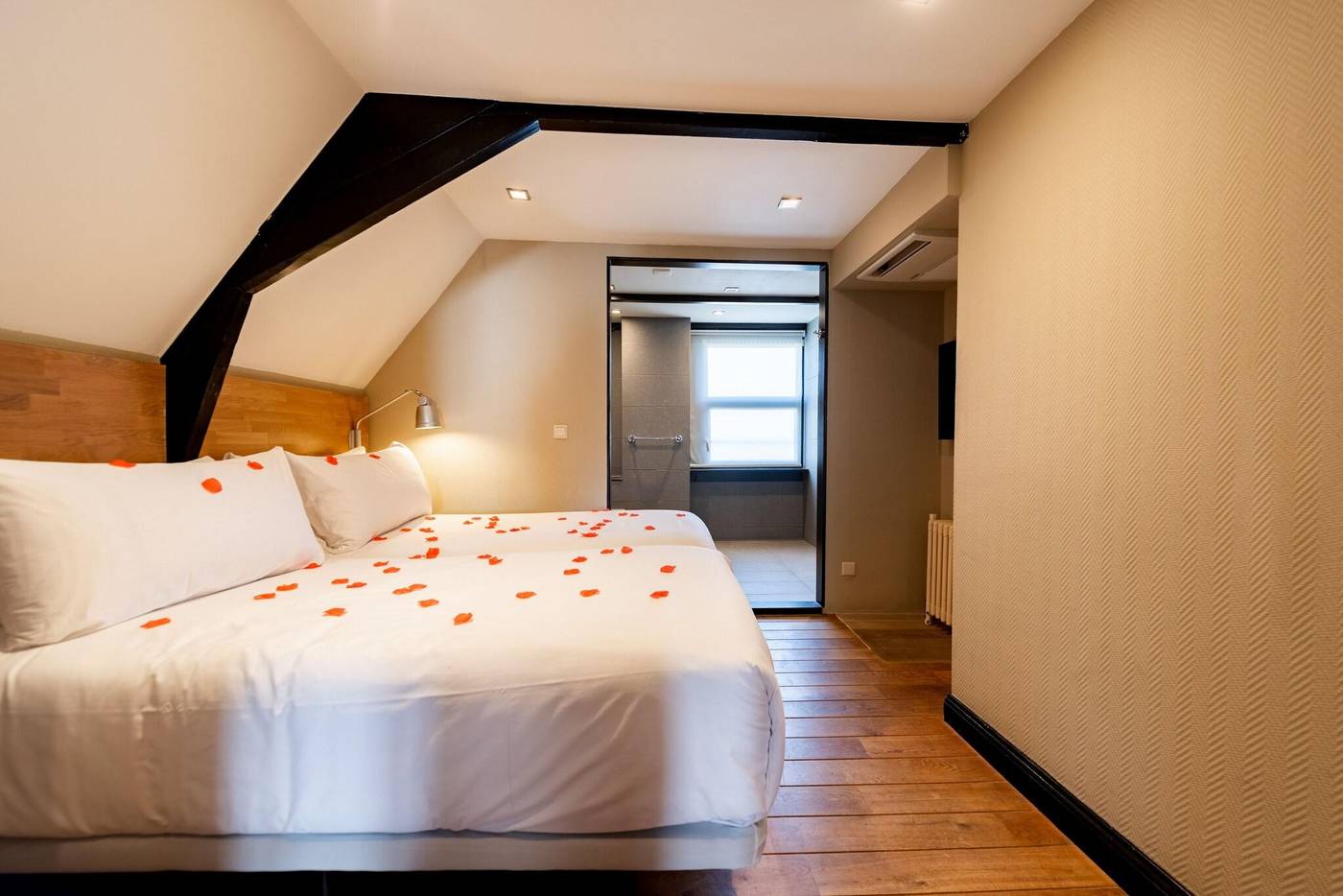 Catalonia-Vondel-Amsterdam-Room-36