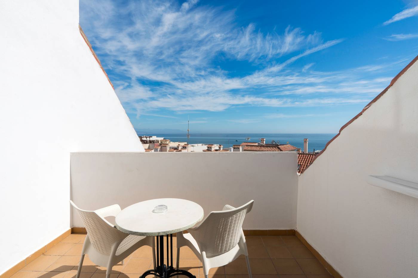 AluaSun-Lago-Rojo-Room-50