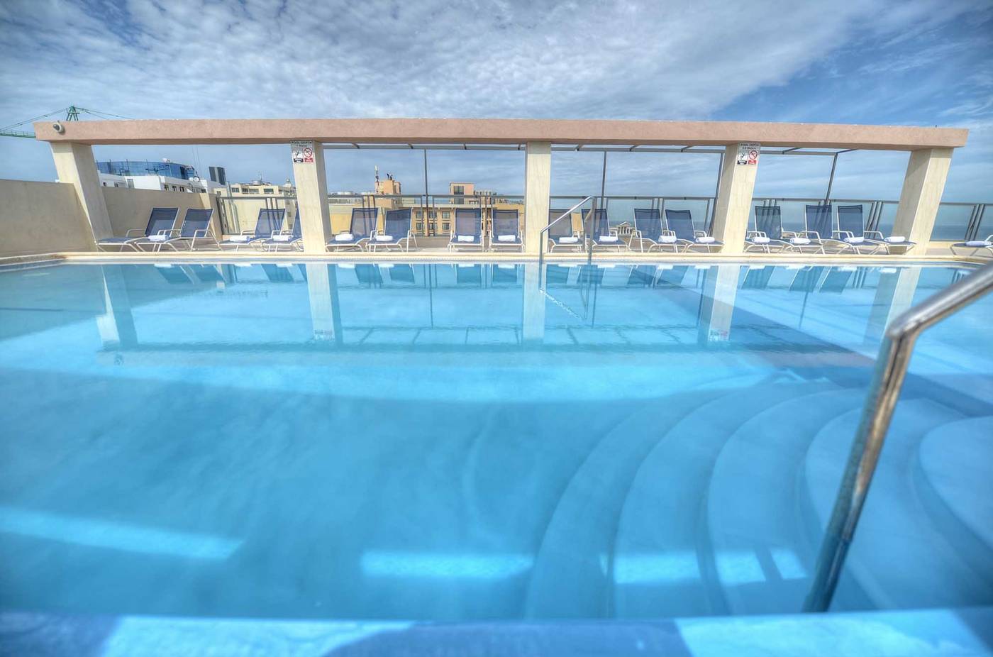 Alexandra-Hotel-Pool-3