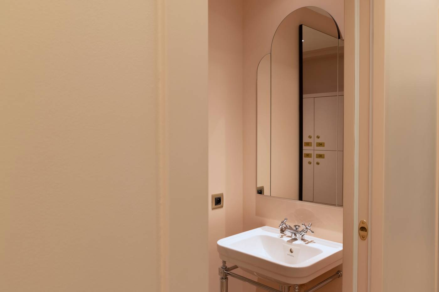 Hotel-Victor-Hugo-Paris-Kleber-Sports-and-Entertainment-47