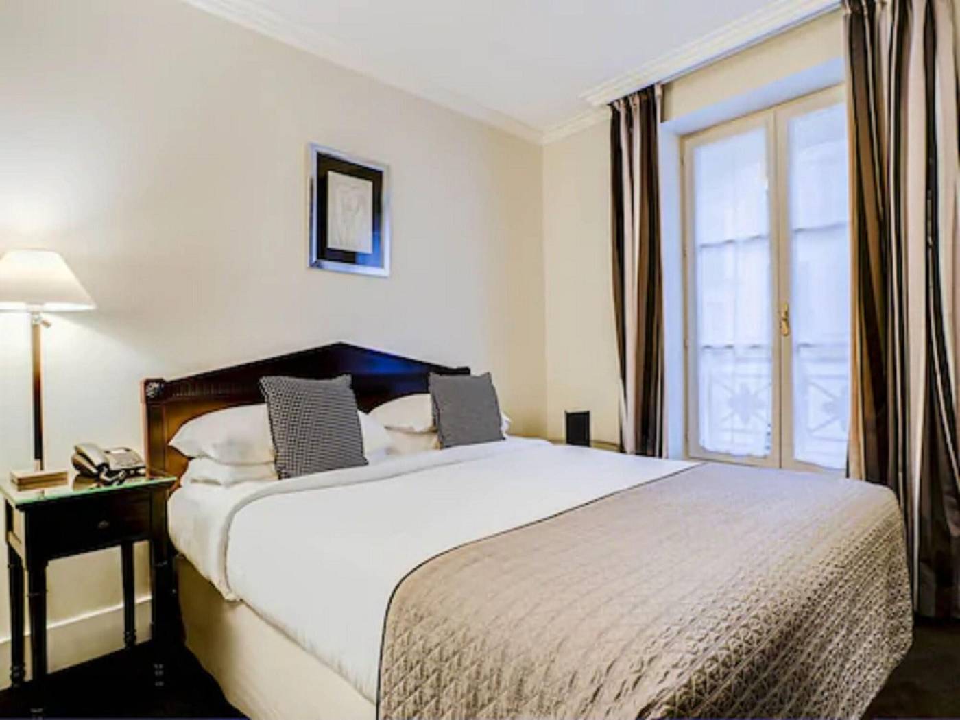 Royal-Saint-Honore-Room-44