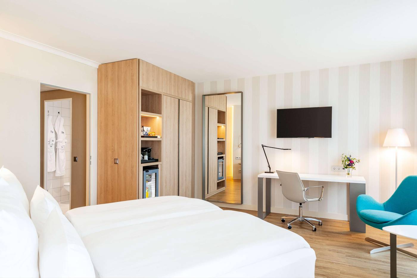 NH-Berlin-Alexanderplatz-Room-29