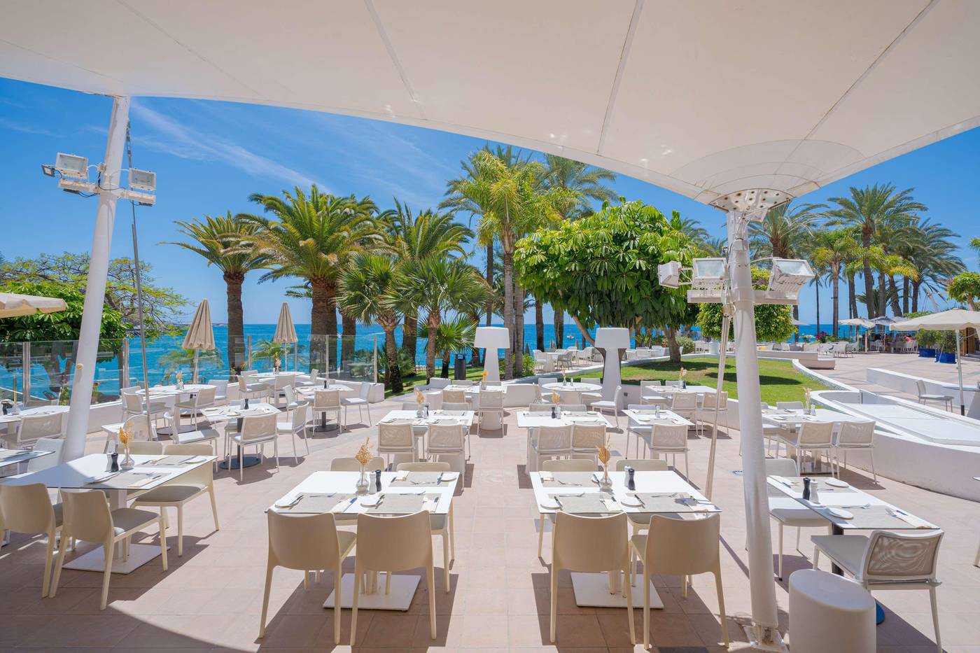 Radisson-Blu-Resort-Gran-Canaria-Restaurant-10
