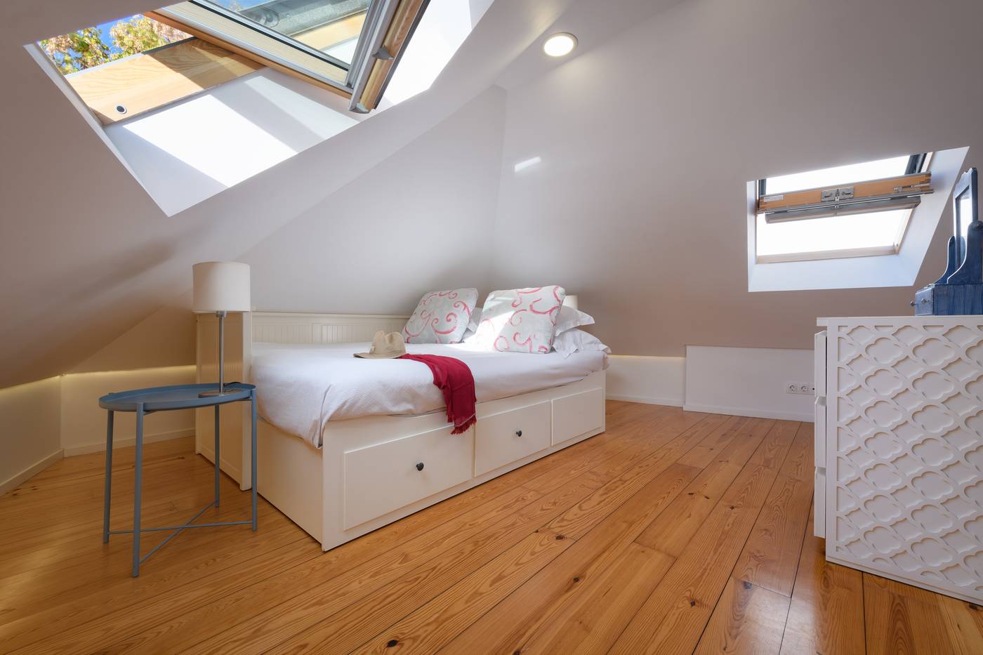 Alfama-Yellow-House-Room-24