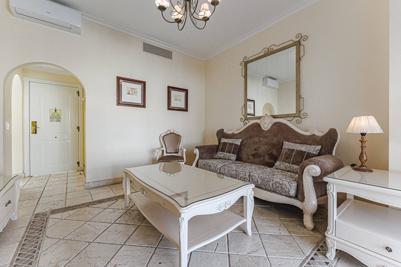 Flamingo-Suites-Room-63