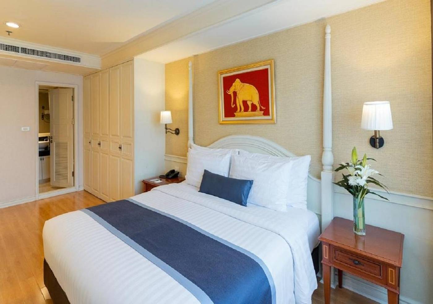 Centre-Point-Hotel-Sukumvit-10-Room-64