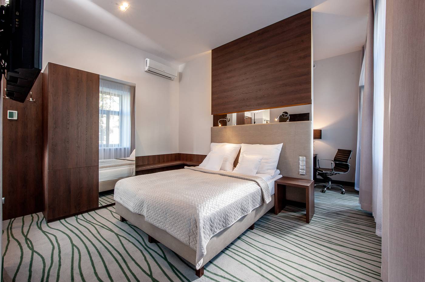 Plaza-Boutique-Hotel-Room-10