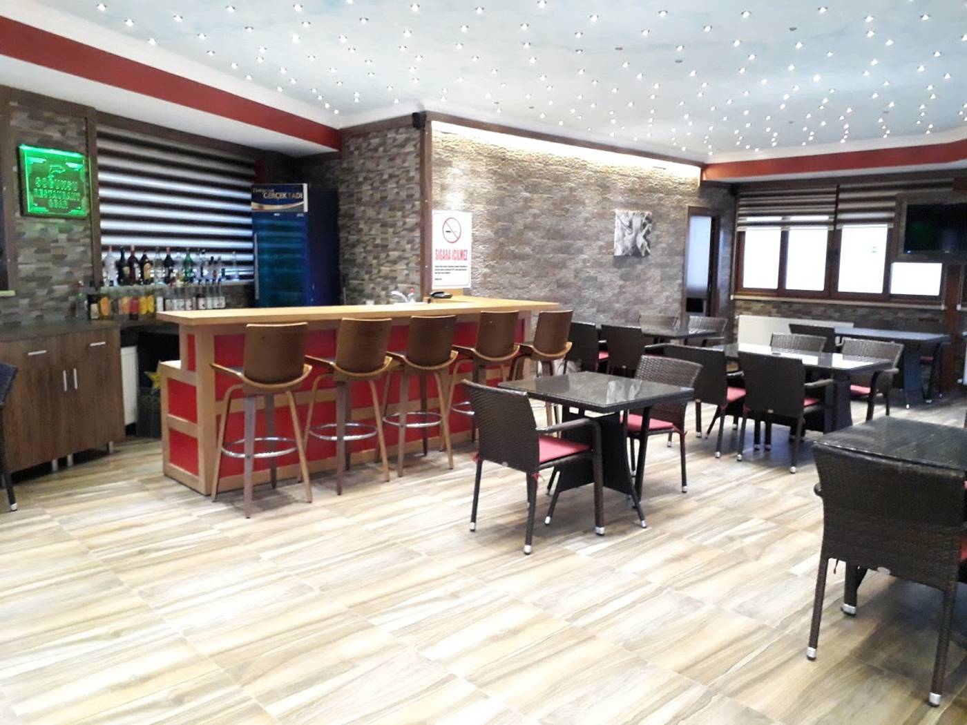 Dolphin-Apart-Restaurant-37