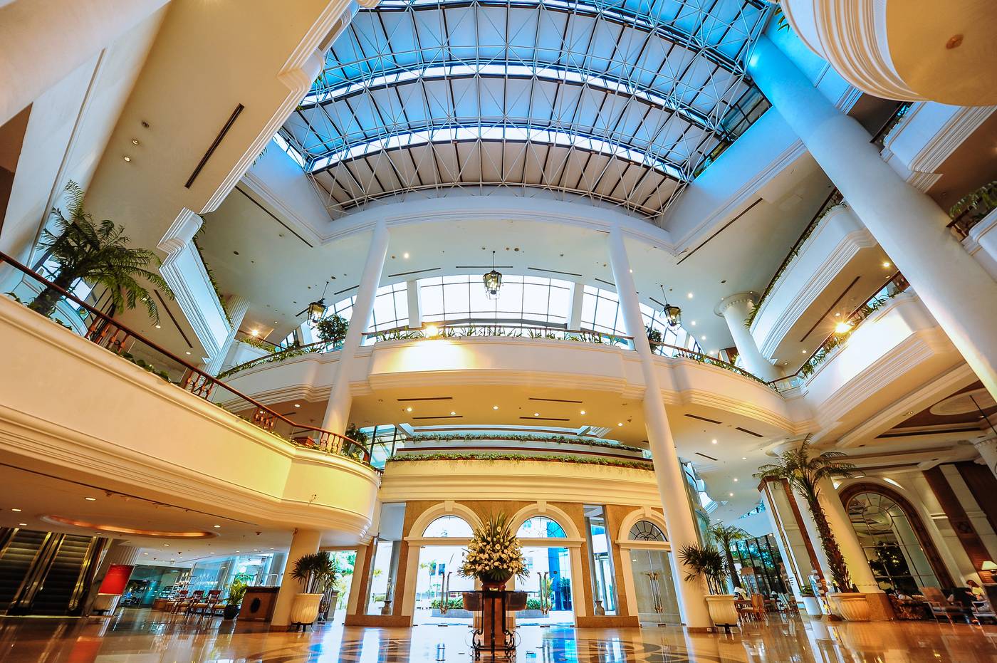 Montien-Riverside-Bangkok-Hotel-Lobby-5