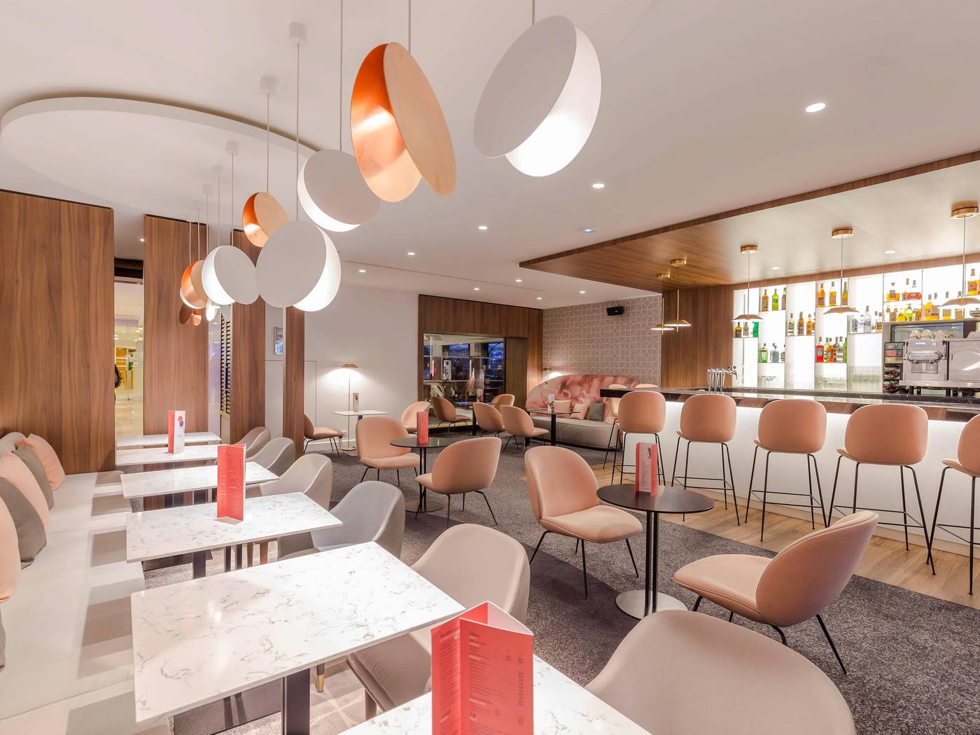 Novotel-Paris-Tour-Eiffel-Bar-7