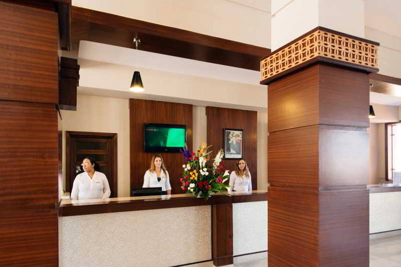 Pickalbatros-Aqua-Fun-Club-Lobby-61